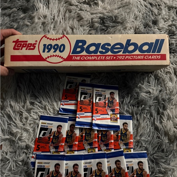 1990 Baseball Card Set and 2020-2021 Basketball Card Packs lot - Picture 3 of 3